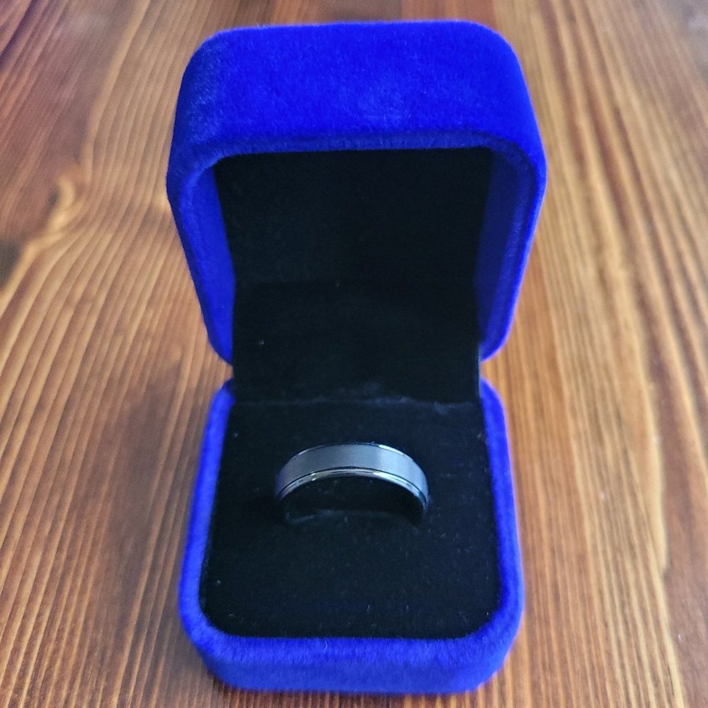 Men's Black Tungstun Ring Size 8